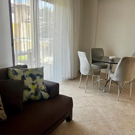 In A Complex With Pool And Perfect Location סייד
